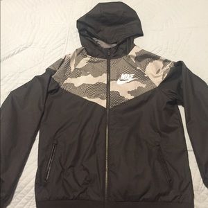 Nike windbreak jacket boys 13-14